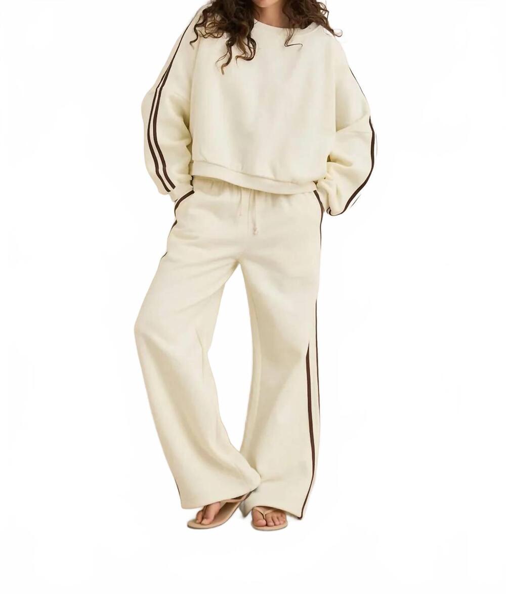 NEW RHYTHM. contrast oversized comfort sweatshirt in cream